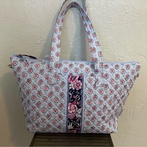 Chic Floral Quilted Tote Bag - White and Pink